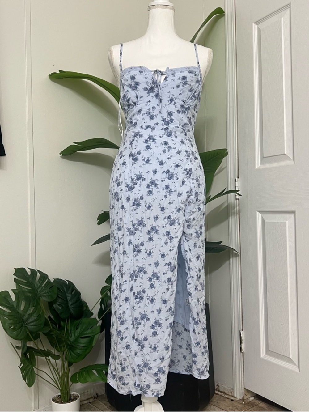 Aeropostale Light Blue Floral Spaghetti-Strap Maxi Dress